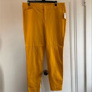 NWT Old Navy Mid-rise Pixie Pants 18 Tall